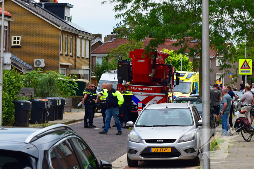 Afvalbrand bij woning trekt veel bekijks