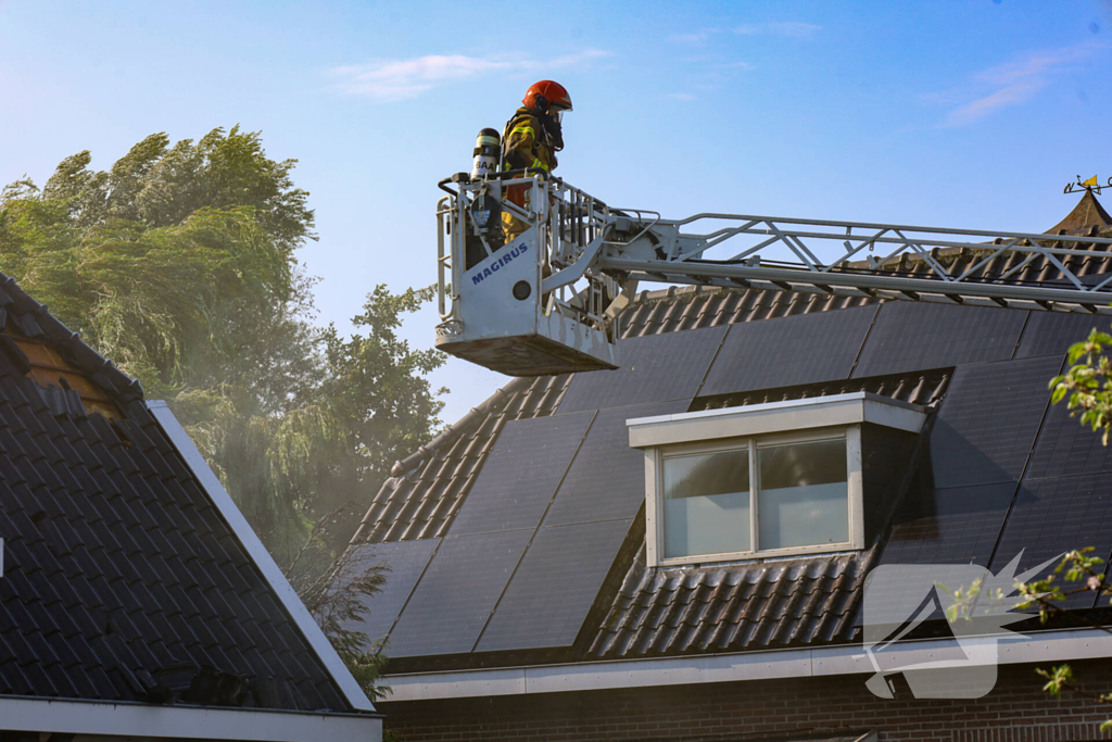 Woningbrand leidt tot grote inzet van hulpdiensten