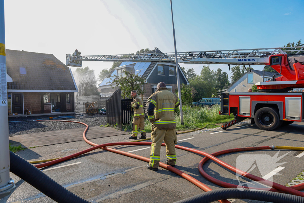 Woningbrand leidt tot grote inzet van hulpdiensten