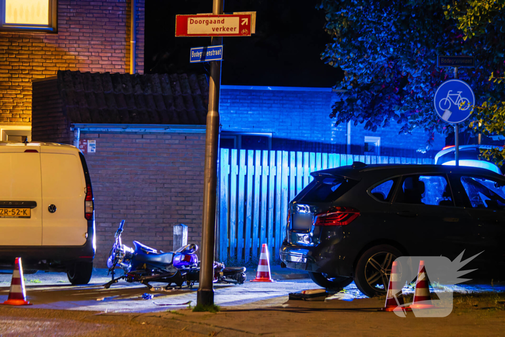 Crossmotorrijder vlucht en laat zwaargewonde fietser achter tijdens achtervolging