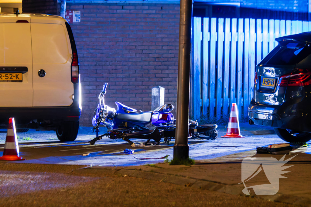 Crossmotorrijder vlucht en laat zwaargewonde fietser achter tijdens achtervolging