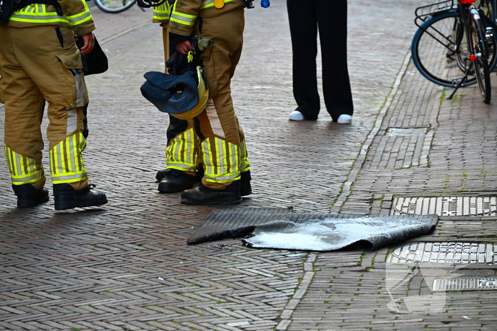 Brandweer dooft vuur in woning