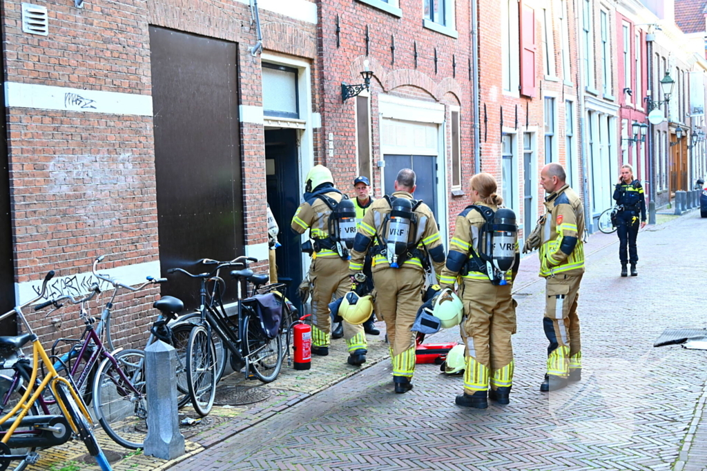 Brandweer dooft vuur in woning
