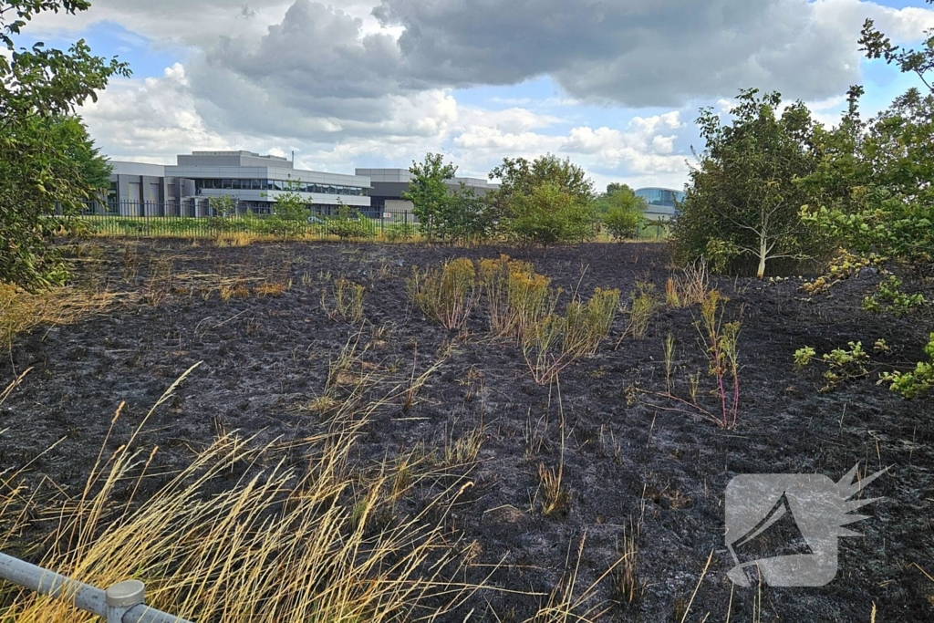Bermbrand veroorzaakt verkeershinder