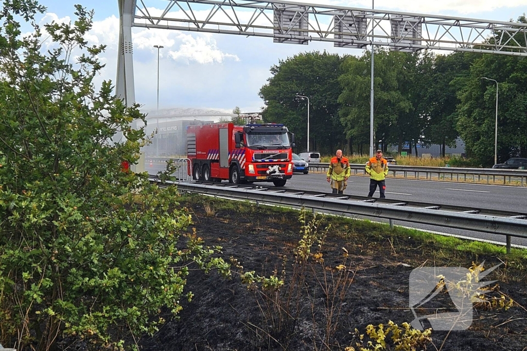Bermbrand veroorzaakt verkeershinder
