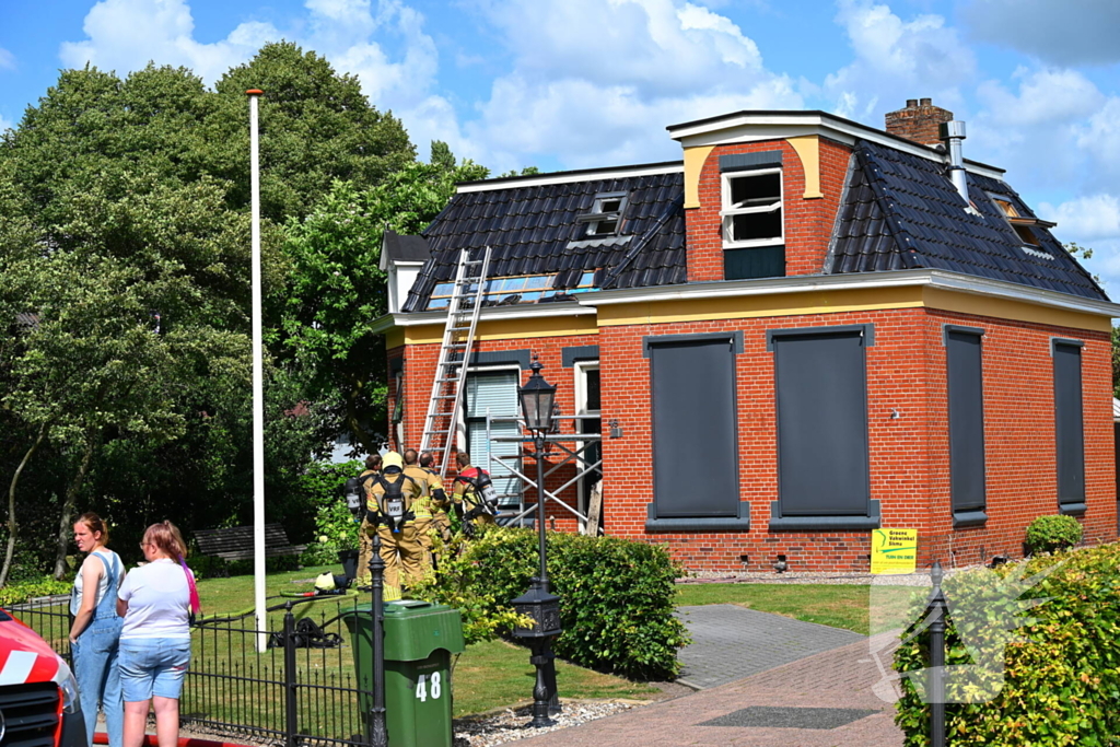 Werkzaamheden met brander leidt tot dakbrand