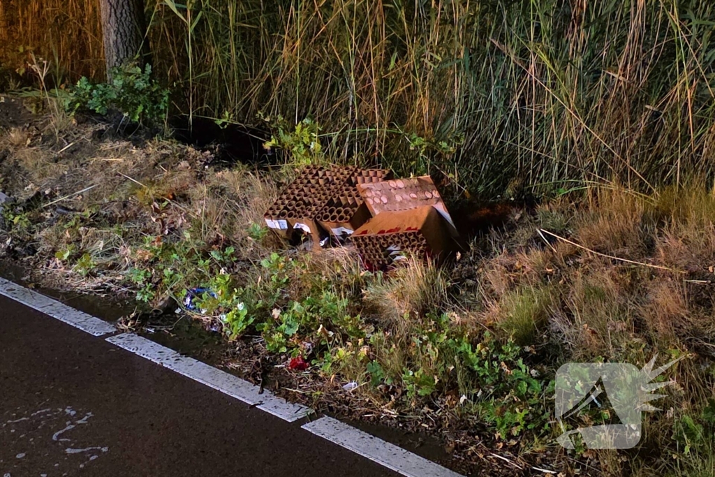 Vuurwerk veroorzaakt brand in berm