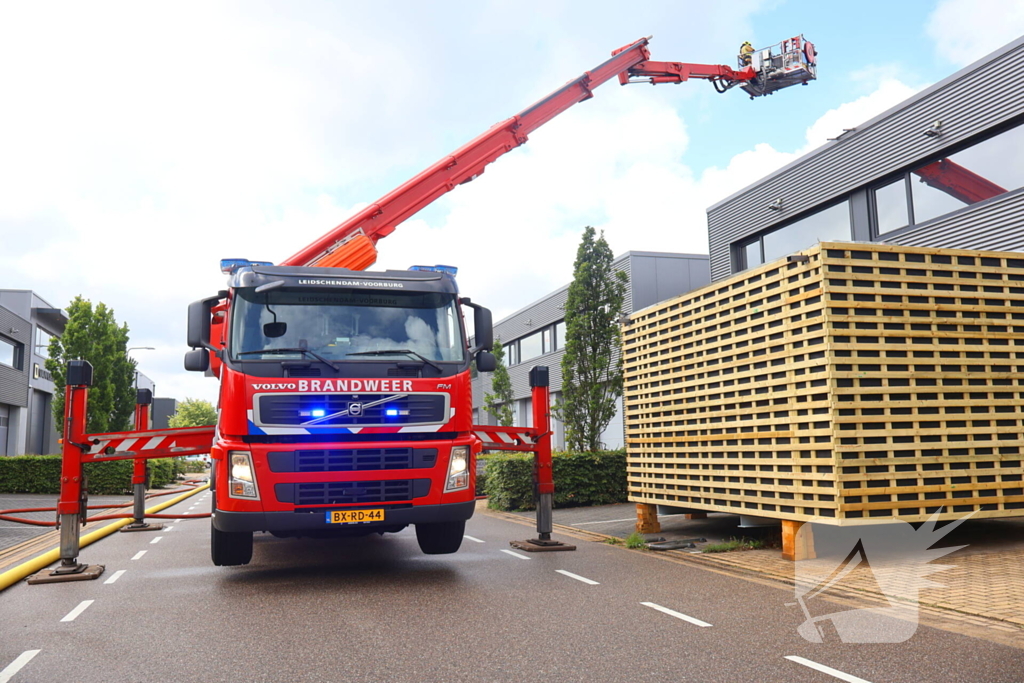 Grote brand in bedrijfsverzamelgebouw