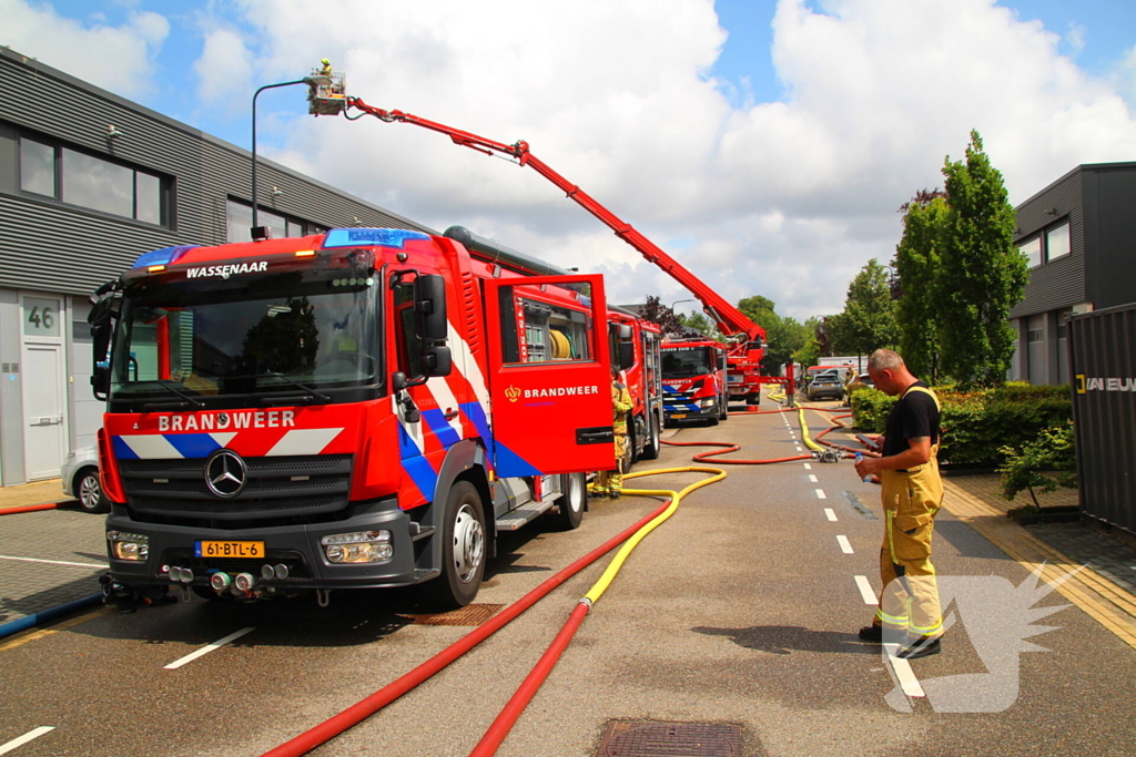 Grote brand in bedrijfsverzamelgebouw