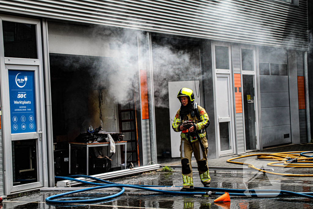 Grote brand in bedrijfsverzamelgebouw