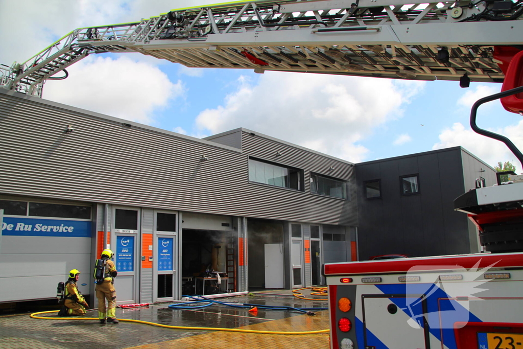 Grote brand in bedrijfsverzamelgebouw