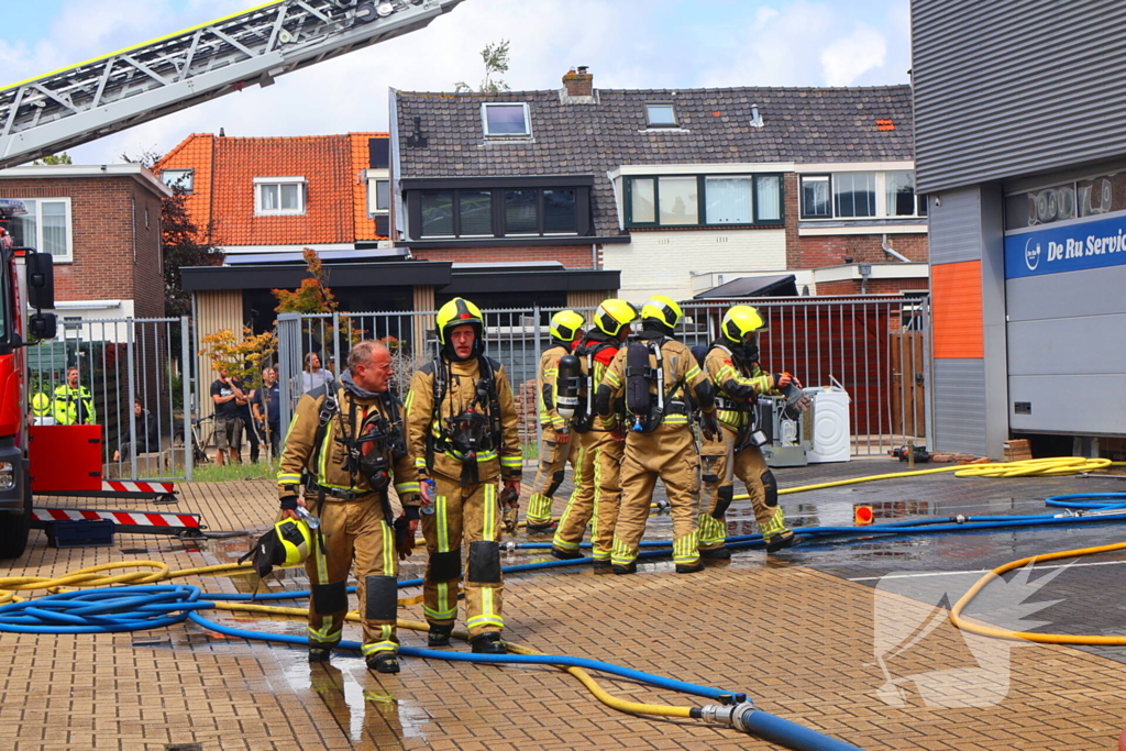 Grote brand in bedrijfsverzamelgebouw