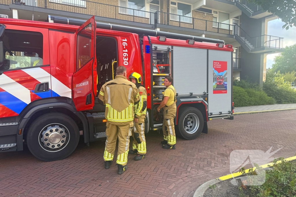 Brandweer ventileert schuren na melding