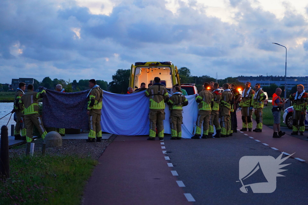 Drenkeling uit water gehaald door brandweerduikers