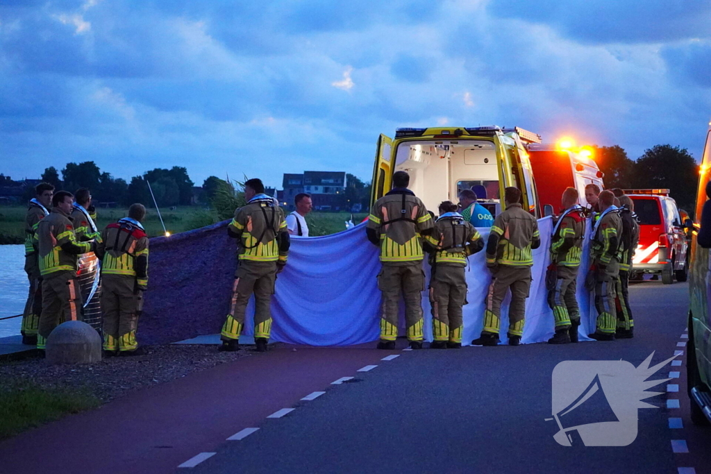 Drenkeling uit water gehaald door brandweerduikers