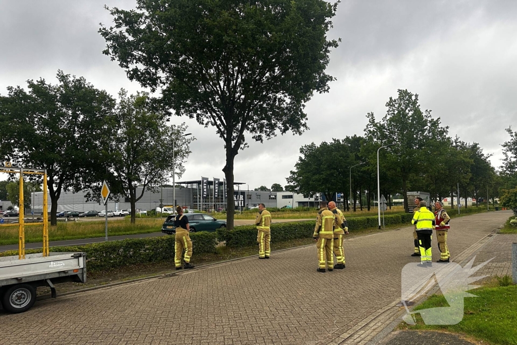 Dier in nood gered met ladderwagen