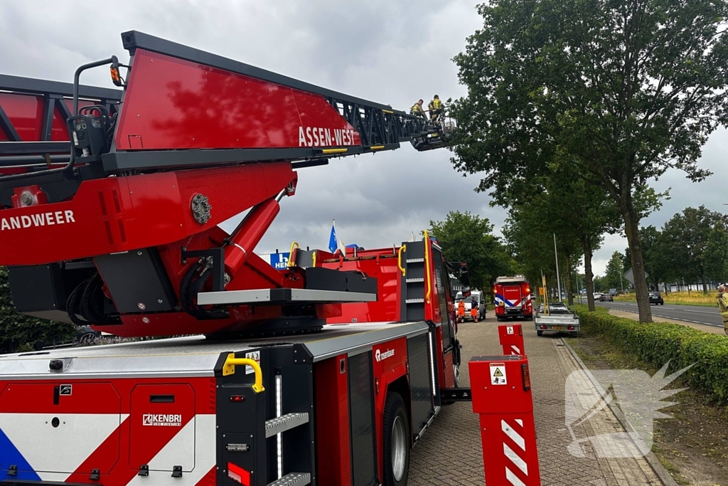 Dier in nood gered met ladderwagen