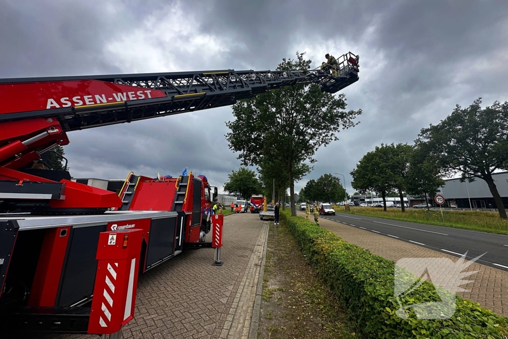 Dier in nood gered met ladderwagen