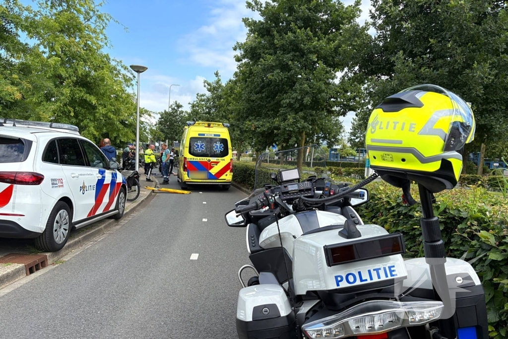 Scooterrijder botst met fietser