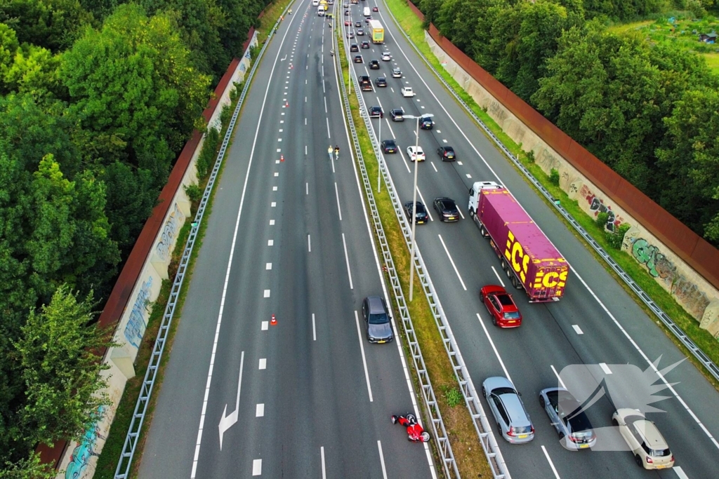 Rijbanen afgesloten na ongeluk