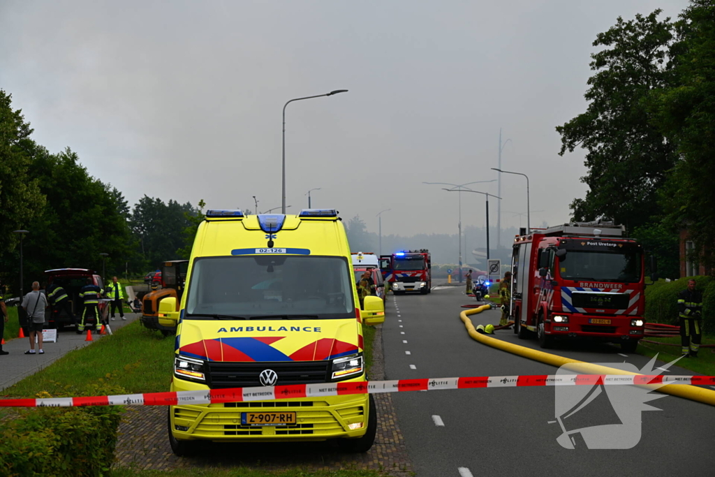 Brand verwoest loods vol stro