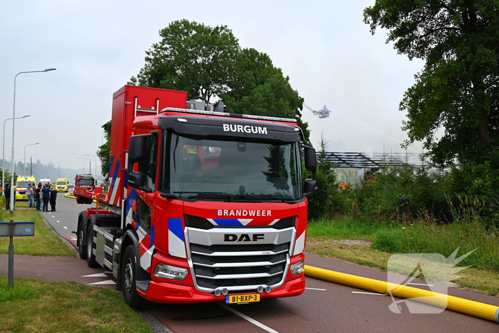 Brand verwoest loods vol stro