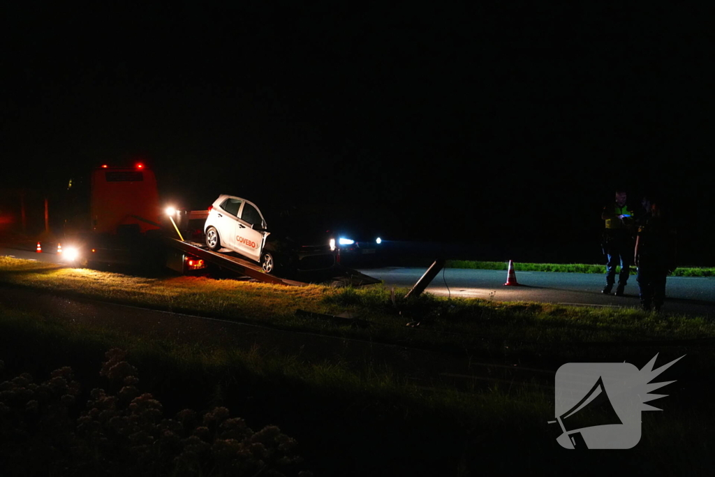 Lantaarnpaal sneuvelt bij ongeval