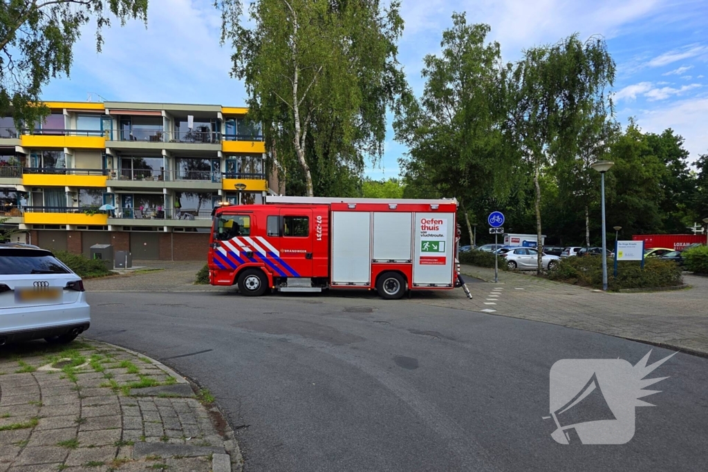 Voeger vast in gevel lift op zeven hoog