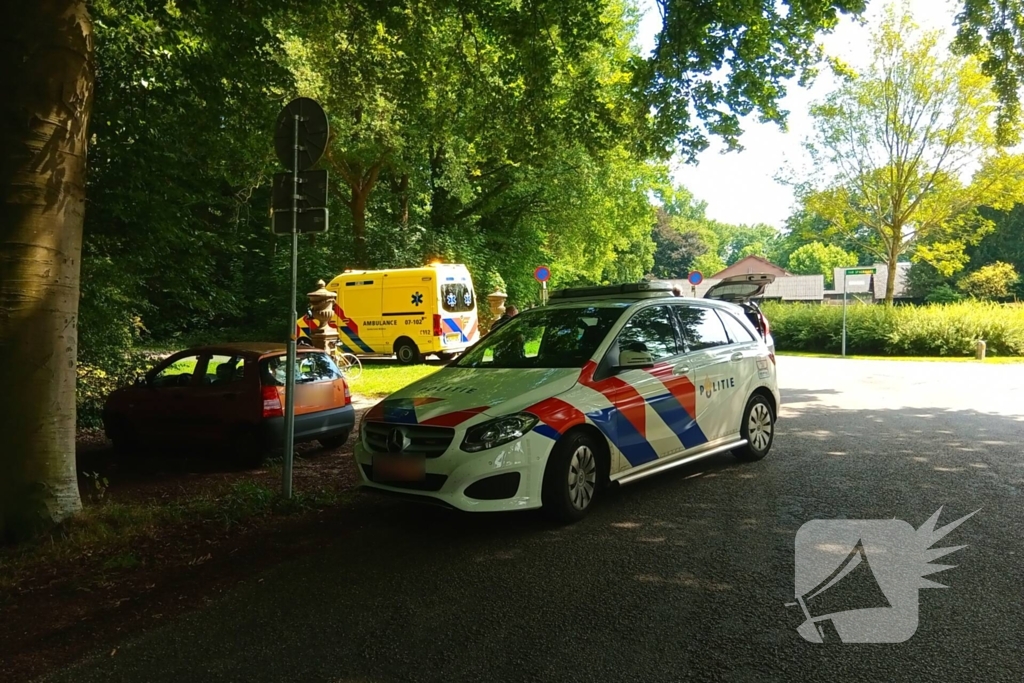 Wielrenner gecontroleerd na botsing