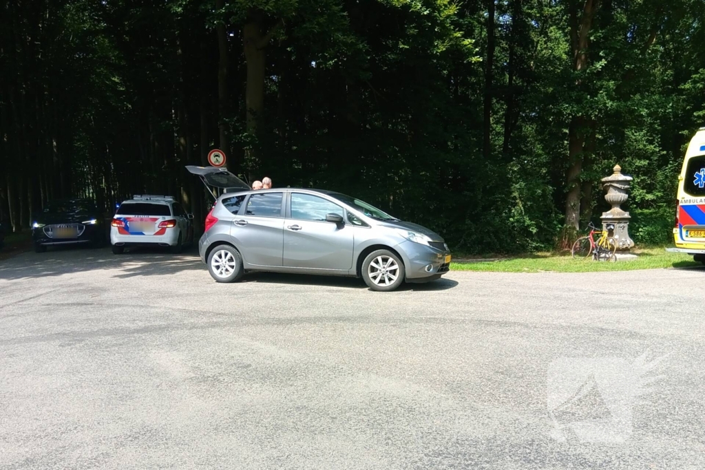 Wielrenner gecontroleerd na botsing