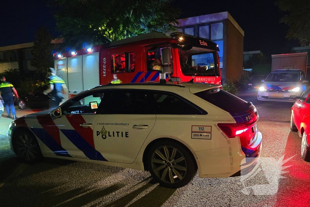 Brandweer opent garagebox na melding van ruzie