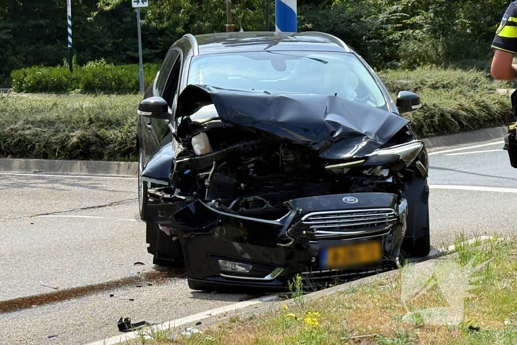 Lichtgewonde bij aanrijding op kruising