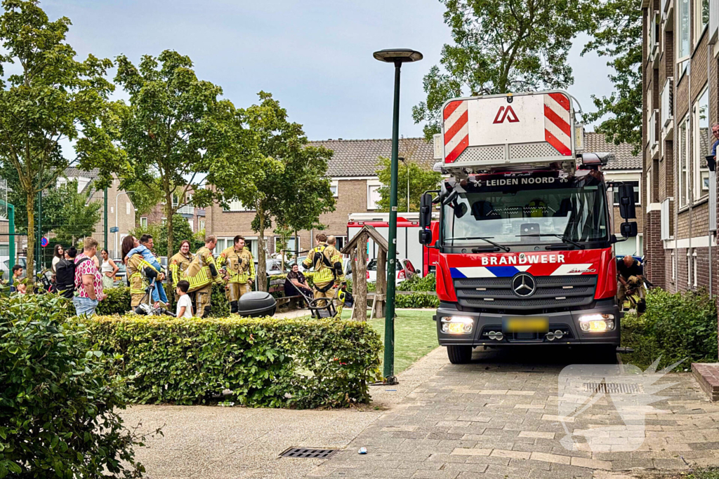 Brandweer haalt sleutels uit dakgoot