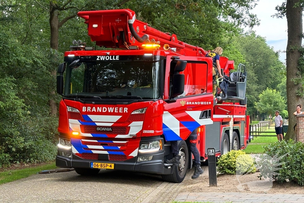 Hoogwerker inzet bij stormschade