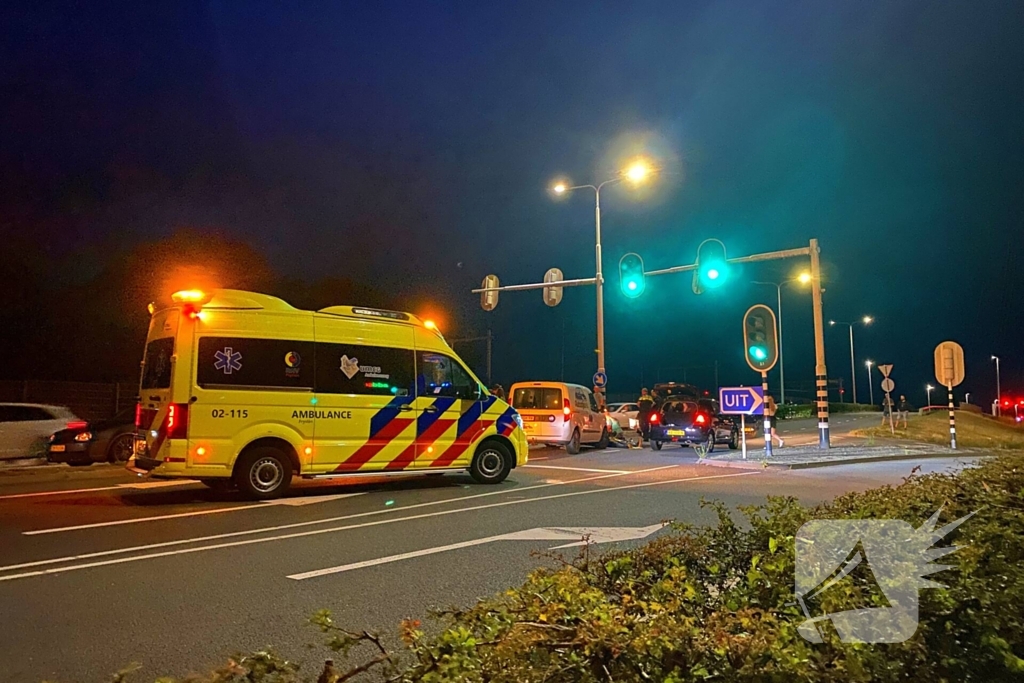 Twee gewonden bij auto-ongeluk