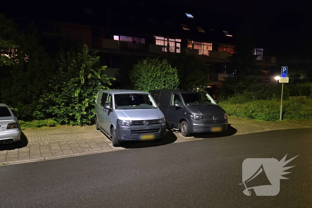 Overleden persoon aangetroffen, politie doet onderzoek