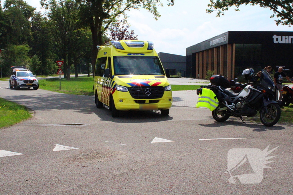 Motorrijder gewond naar ziekenhuis na val