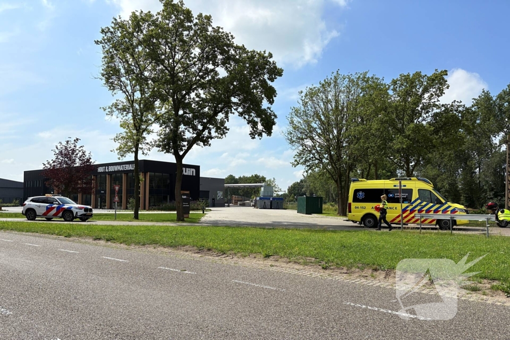 Motorrijder gewond naar ziekenhuis na val