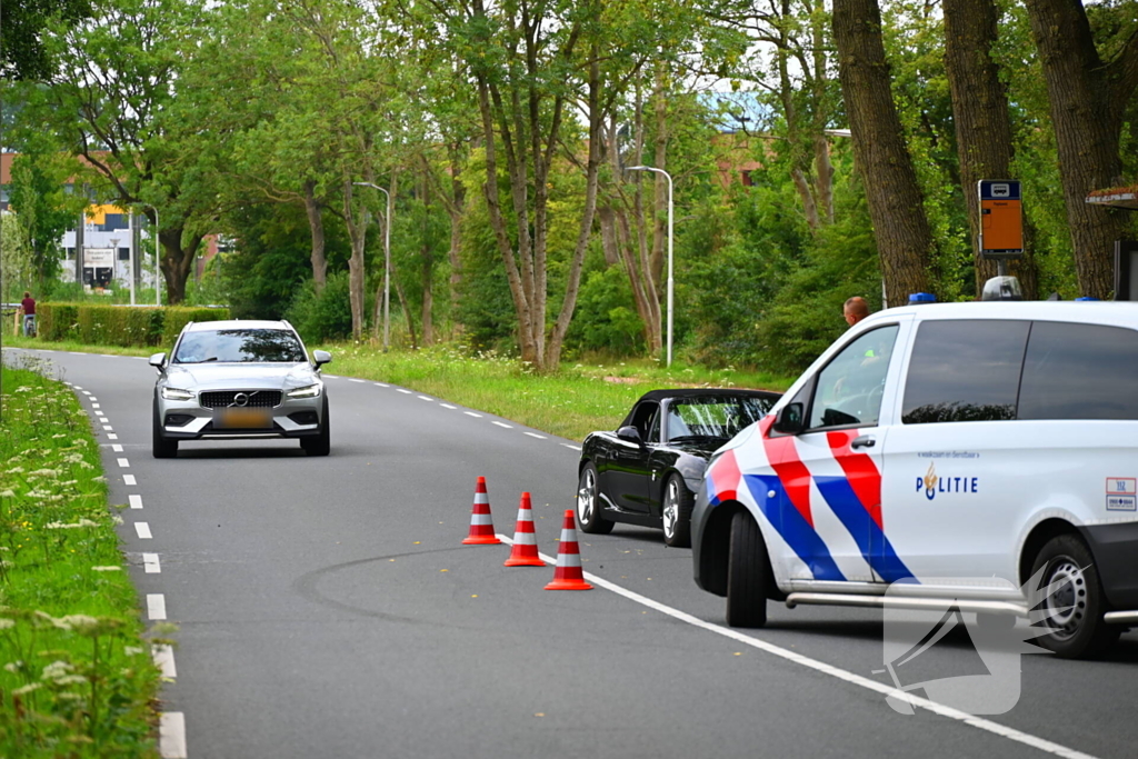 Bestuurder verliest macht over stuur