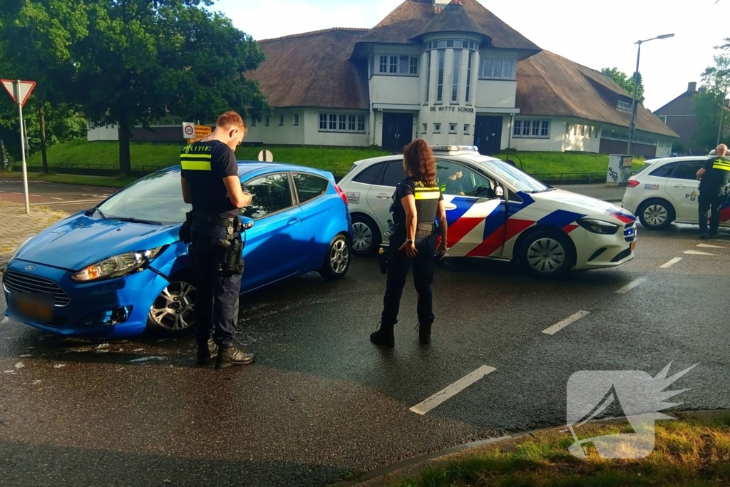 Veel schade bij aanrijding tussen twee voertuigen