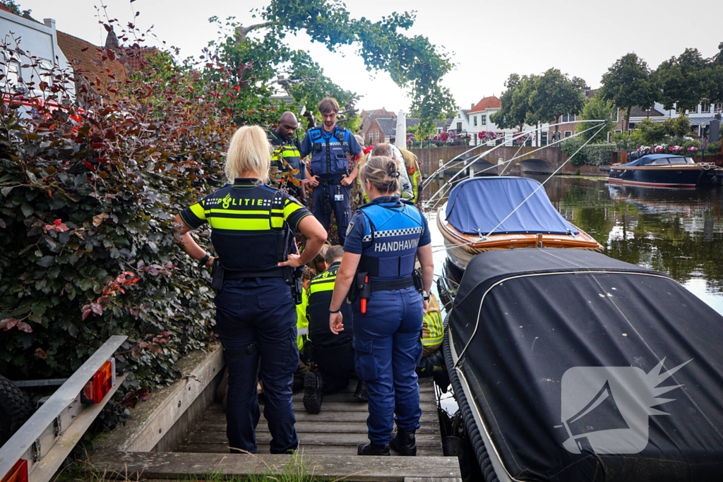 Hert gered uit de Rijn na sprongetje te water