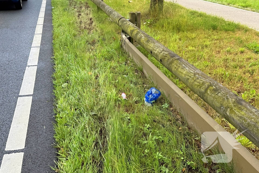 Motorrijder verliest controle in bocht