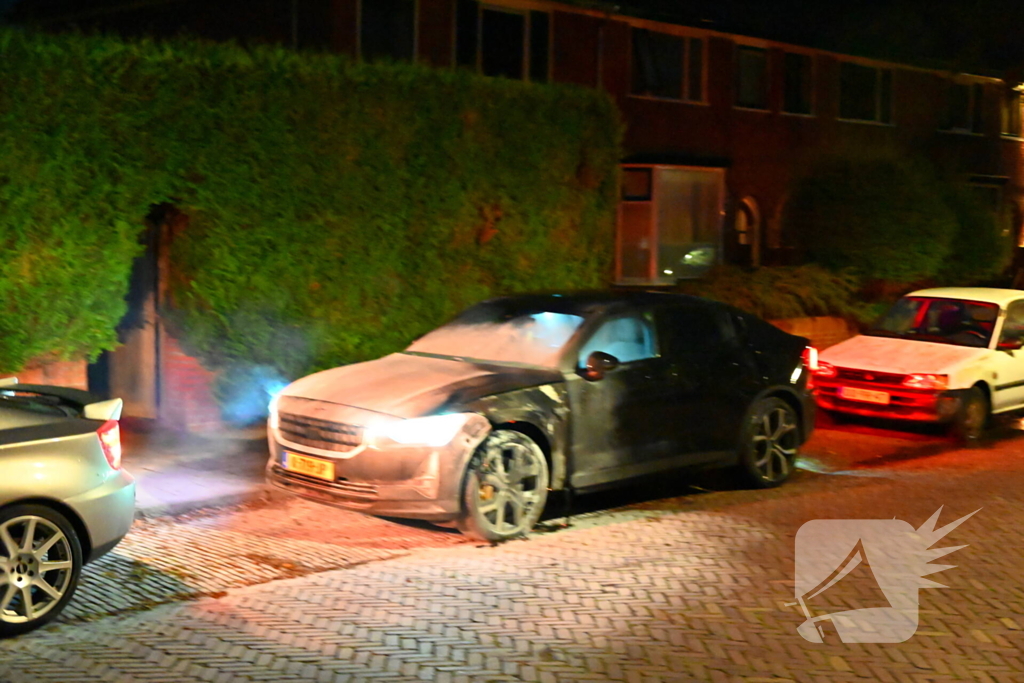 Zoektocht naar mogelijke betrokkene autobrand