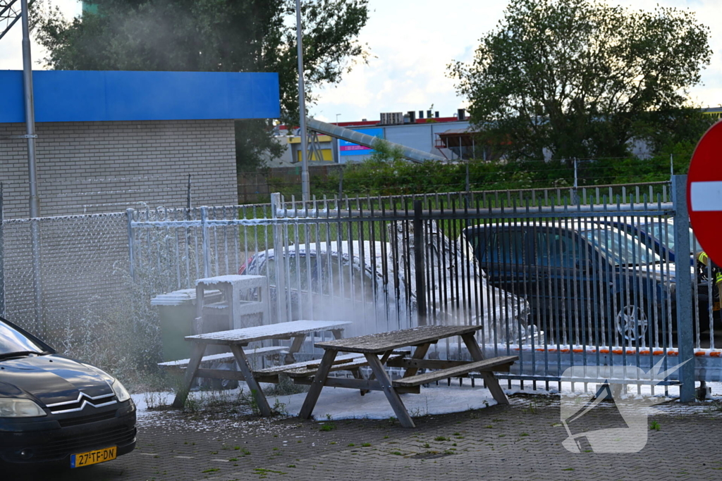 Auto zwaar beschadigd door brand