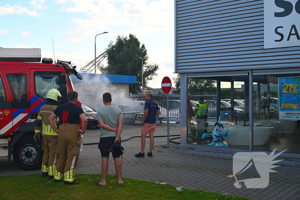 Auto zwaar beschadigd door brand