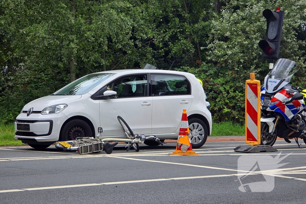 Auto's en fiets betrokken bij aanrijding