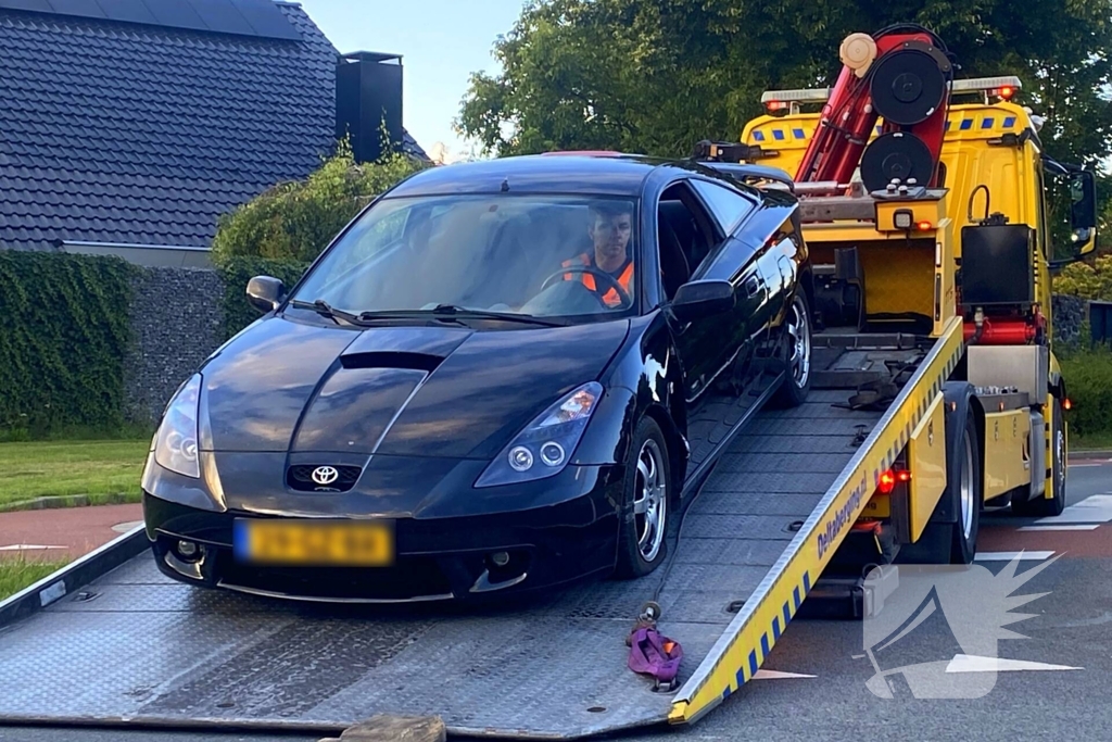 Fietser op rotonde aangereden door automobilist