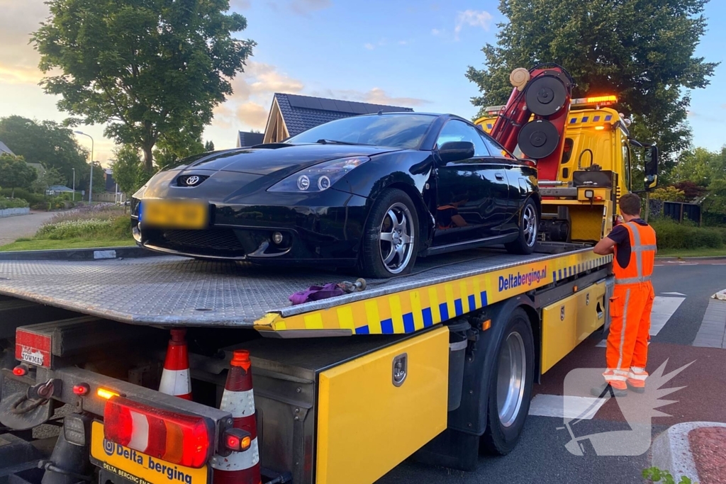 Fietser op rotonde aangereden door automobilist