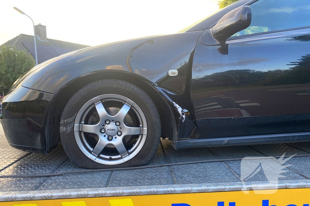 Fietser op rotonde aangereden door automobilist