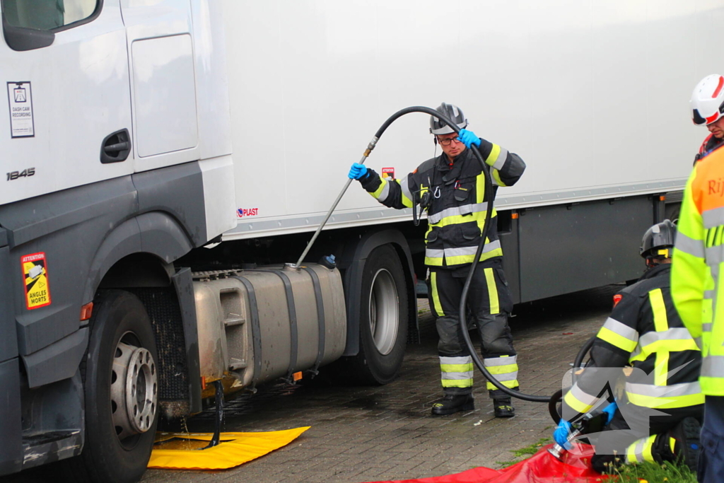 Tankbreuk vrachtwagen veroorzaakt lekkage